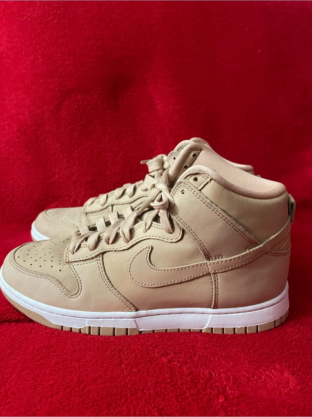 Women’ Nike dunk high size8.5